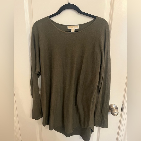 Michael Kors Olive Green Oversized Soft Sweater Size Medium - Picture 2 of 10
